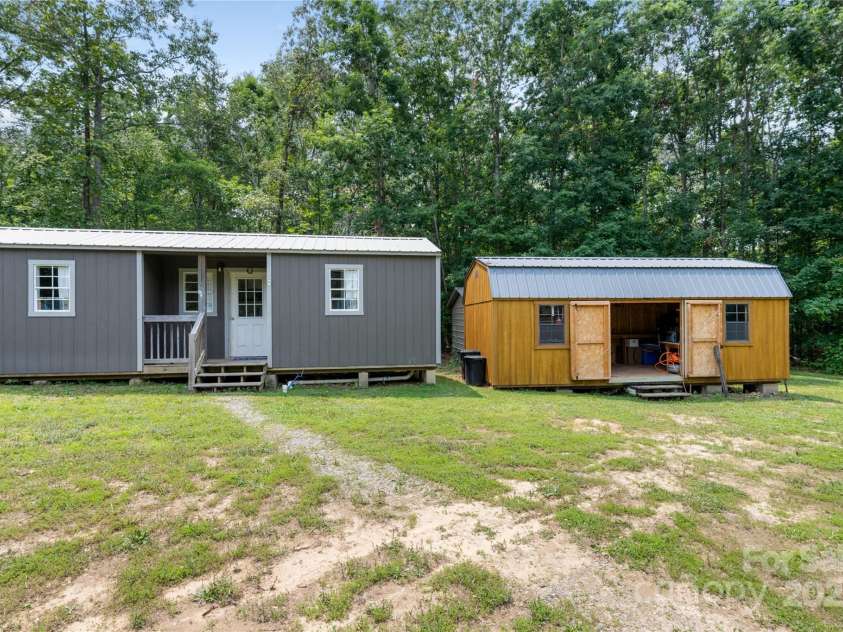 251 Vera Lane, Columbus, NC 28722.  MLS# CAR4267377, YatesRealty ID 21900. 