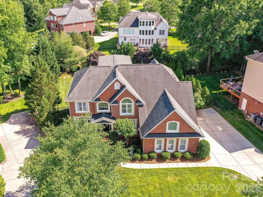 27246 Preston Place, Fort Mill, SC 29707.  MLS# CAR4372170, YatesRealty ID 21901. 