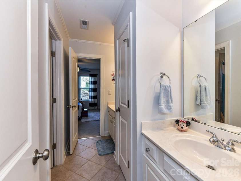 27246 Preston Place, Fort Mill, SC 29707.  MLS# CAR4372170, YatesRealty ID 21901. Jack & Jill ensuite for bedrooms #4 & #5