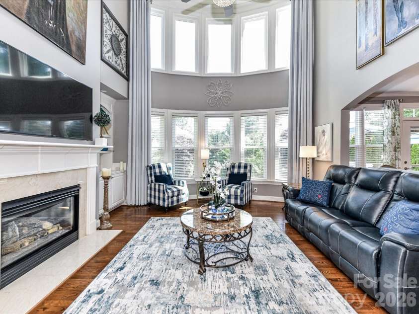 27246 Preston Place, Fort Mill, SC 29707.  MLS# CAR4372170, YatesRealty ID 21901. Stunning two-story great room!