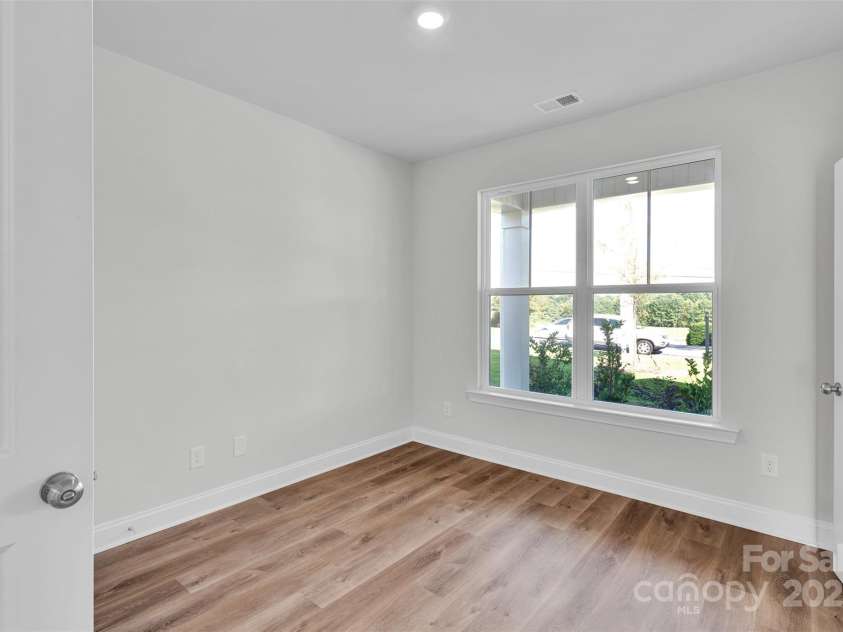 726 Lithia Inn Road, Lincolnton, NC 28092.  MLS# CAR4295169, YatesRealty ID 21901. 