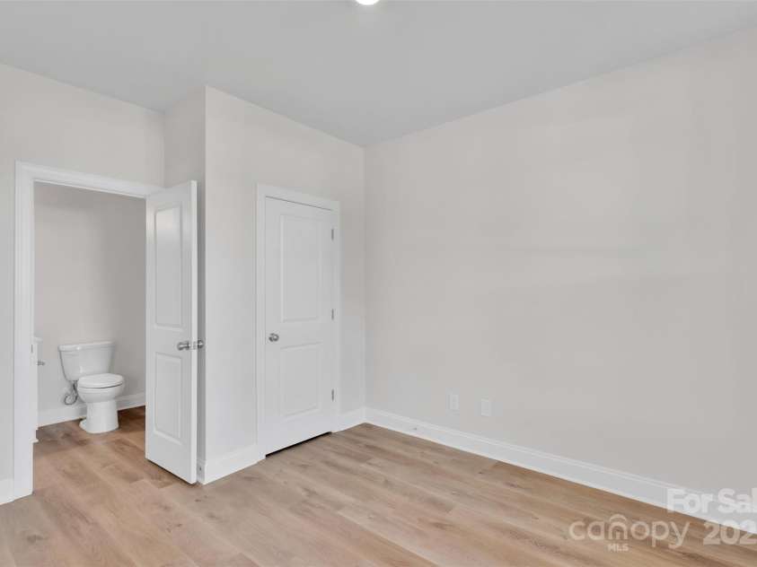 726 Lithia Inn Road, Lincolnton, NC 28092.  MLS# CAR4295169, YatesRealty ID 21901. 