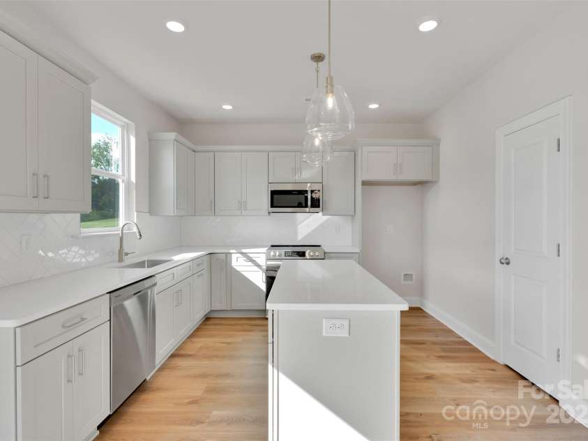 726 Lithia Inn Road, Lincolnton, NC 28092.  MLS# CAR4295169, YatesRealty ID 21901. 