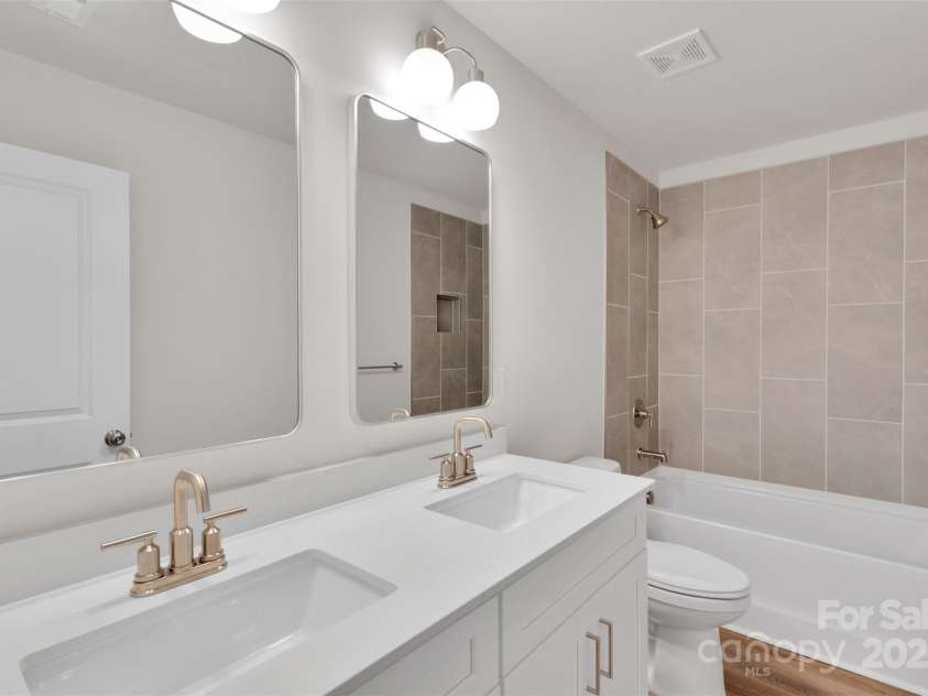 726 Lithia Inn Road, Lincolnton, NC 28092.  MLS# CAR4295169, YatesRealty ID 21901. 