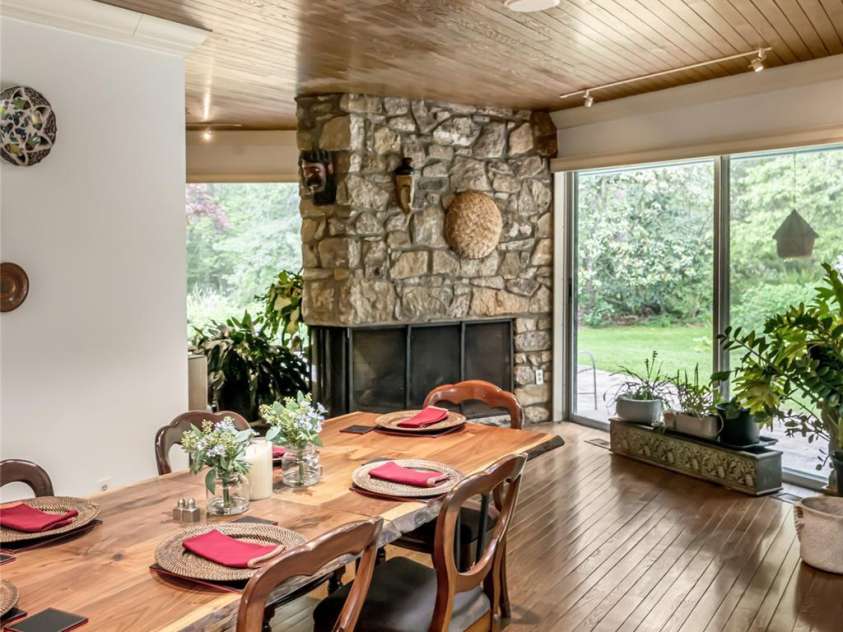 18 Forest Road, Asheville, NC 28803.  MLS# CAR4376701, YatesRealty ID 21903. 