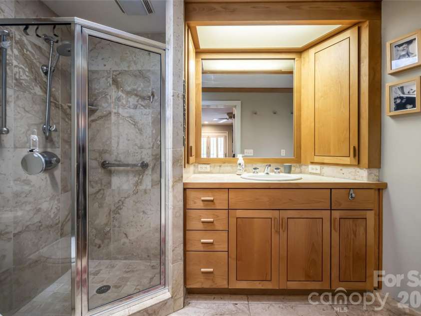 18 Forest Road, Asheville, NC 28803.  MLS# CAR4376701, YatesRealty ID 21903. 