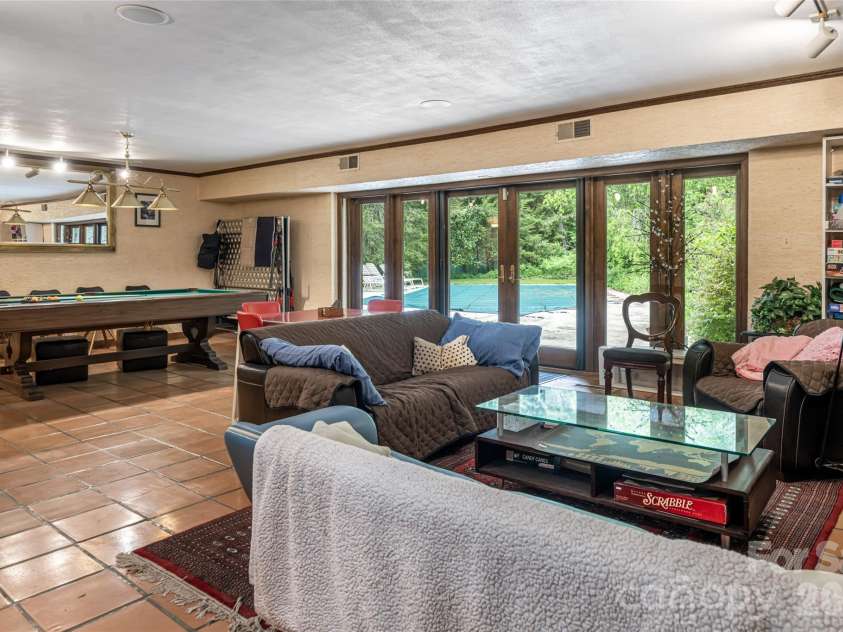 18 Forest Road, Asheville, NC 28803.  MLS# CAR4376701, YatesRealty ID 21903. 