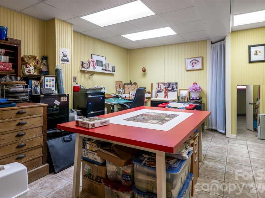 18 Forest Road, Asheville, NC 28803.  MLS# CAR4376701, YatesRealty ID 21903. 