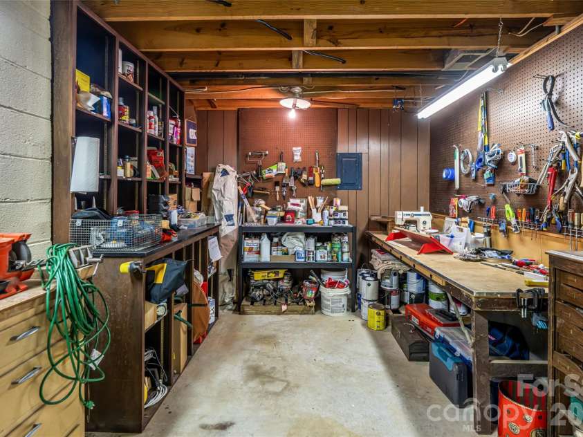 18 Forest Road, Asheville, NC 28803.  MLS# CAR4376701, YatesRealty ID 21903. 