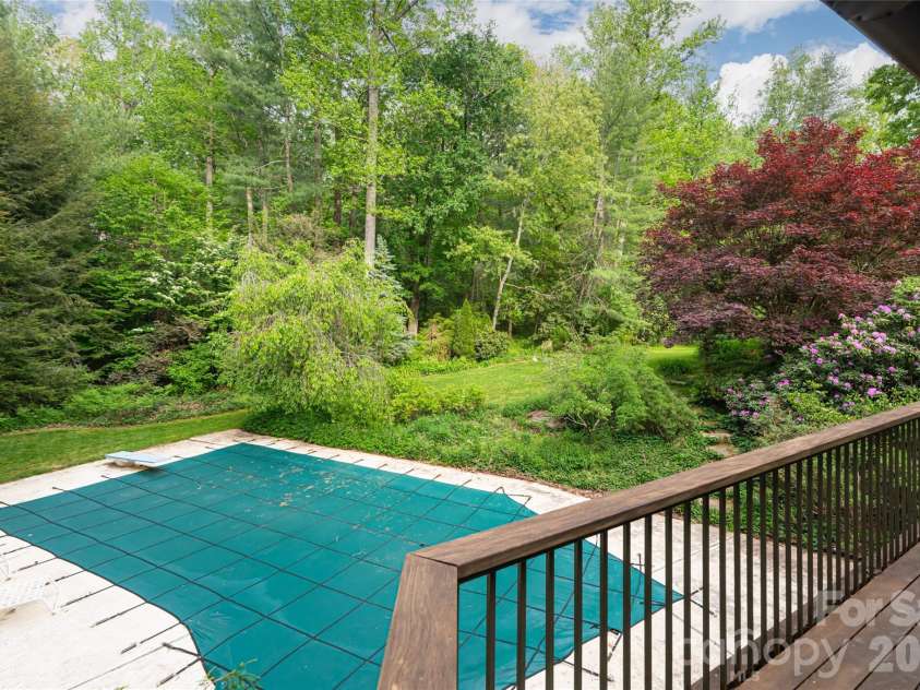 18 Forest Road, Asheville, NC 28803.  MLS# CAR4376701, YatesRealty ID 21903. 