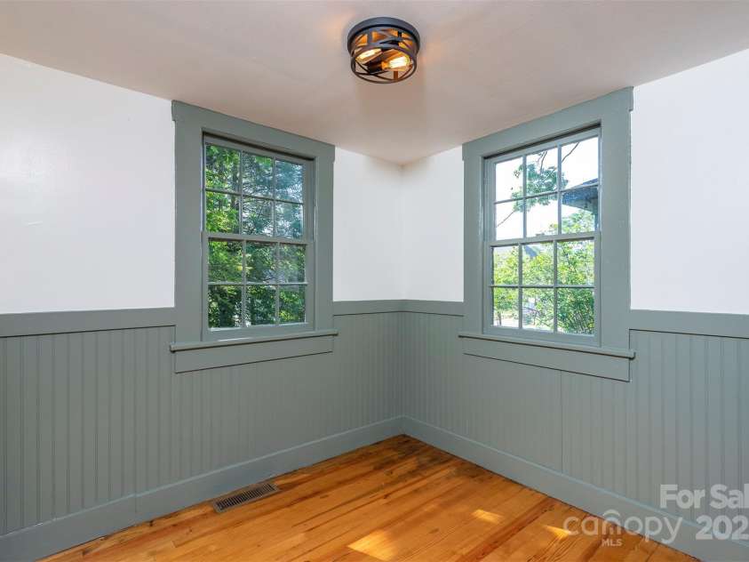 12 Mountain View Avenue, Black Mountain, NC 28711.  MLS# CAR4269712, YatesRealty ID 21904. Breakfast nook right off kitchen