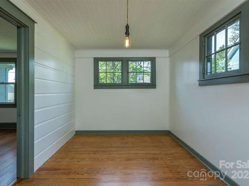 12 Mountain View Avenue, Black Mountain, NC 28711.  MLS# CAR4269712, YatesRealty ID 21904. Flex space off larger bedroom