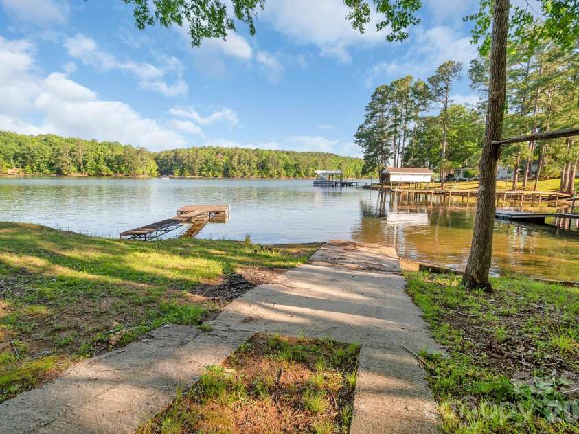 2208 Singleton Creek Road, Liberty Hill, SC 29074.  MLS# CAR4381671, YatesRealty ID 21904. 