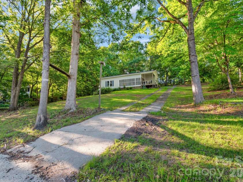 2208 Singleton Creek Road, Liberty Hill, SC 29074.  MLS# CAR4381671, YatesRealty ID 21904. 