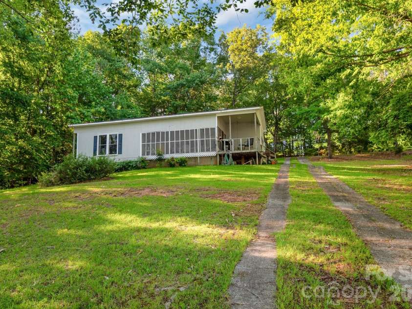 2208 Singleton Creek Road, Liberty Hill, SC 29074.  MLS# CAR4381671, YatesRealty ID 21904. 