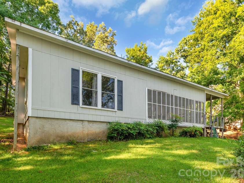 2208 Singleton Creek Road, Liberty Hill, SC 29074.  MLS# CAR4381671, YatesRealty ID 21904. 