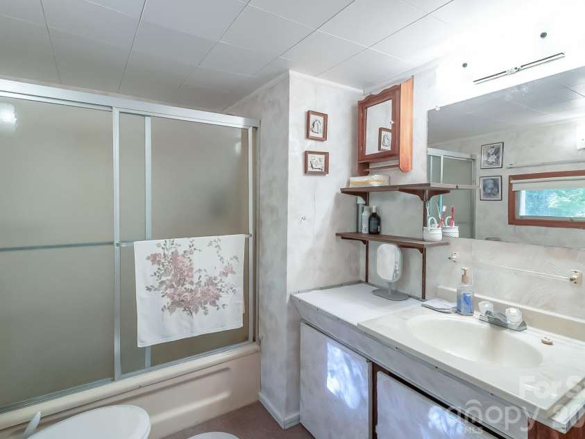 2208 Singleton Creek Road, Liberty Hill, SC 29074.  MLS# CAR4381671, YatesRealty ID 21904. 