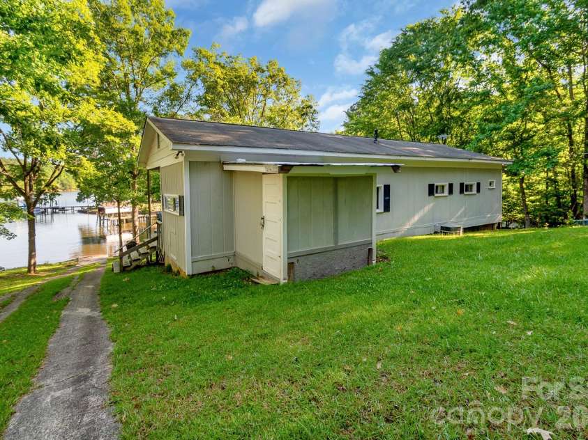 2208 Singleton Creek Road, Liberty Hill, SC 29074.  MLS# CAR4381671, YatesRealty ID 21904. 