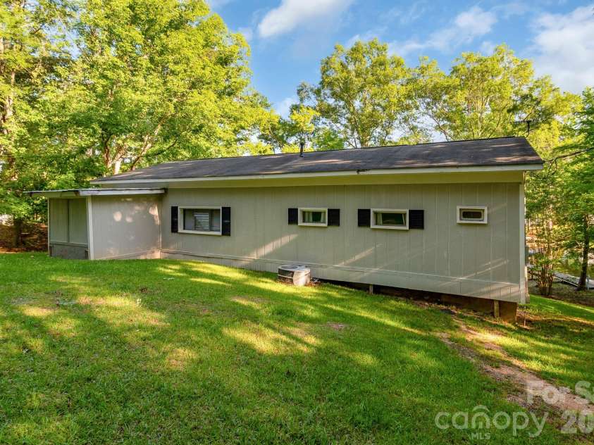 2208 Singleton Creek Road, Liberty Hill, SC 29074.  MLS# CAR4381671, YatesRealty ID 21904. 