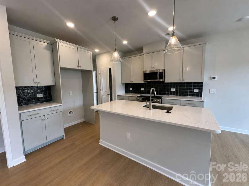 577 Cape Cod Way, Rock Hill, SC 29732.  MLS# CAR4354156, YatesRealty ID 21906. Gas Cooktop