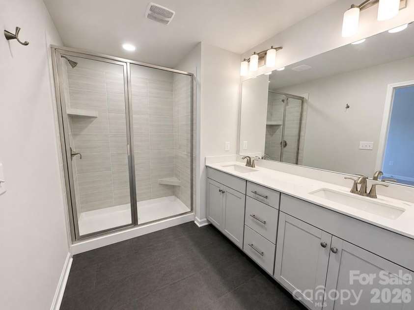 577 Cape Cod Way, Rock Hill, SC 29732.  MLS# CAR4354156, YatesRealty ID 21906. Owner's En Suite Bath