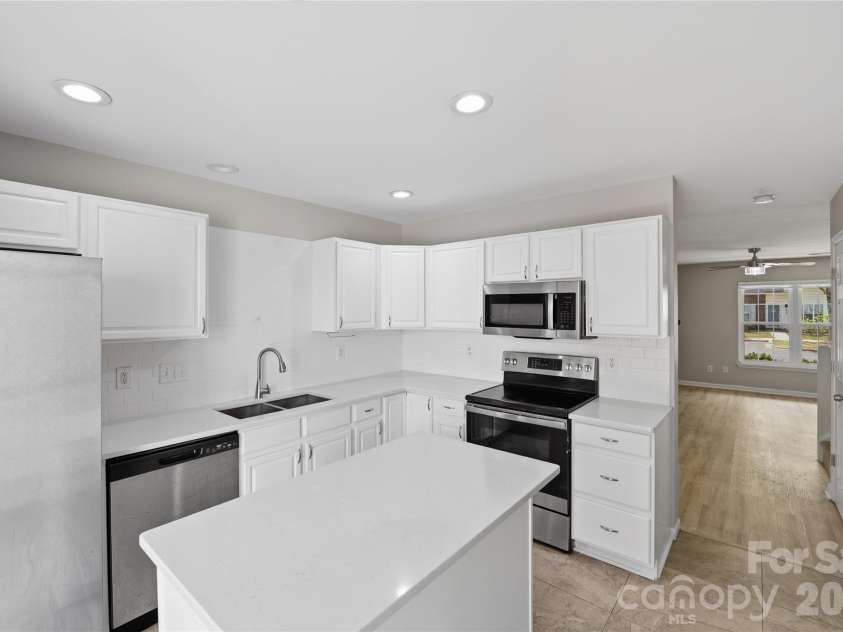7709 Petrea Lane, Charlotte, NC 28227.  MLS# CAR4359420, YatesRealty ID 21907. 