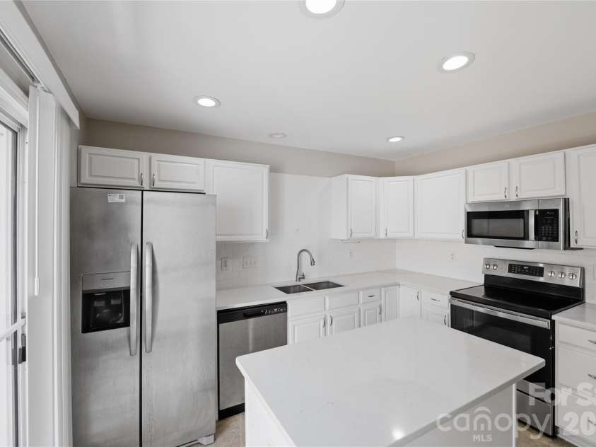 7709 Petrea Lane, Charlotte, NC 28227.  MLS# CAR4359420, YatesRealty ID 21907. 