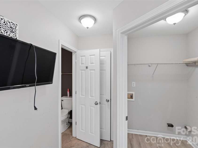 7709 Petrea Lane, Charlotte, NC 28227.  MLS# CAR4359420, YatesRealty ID 21907. 