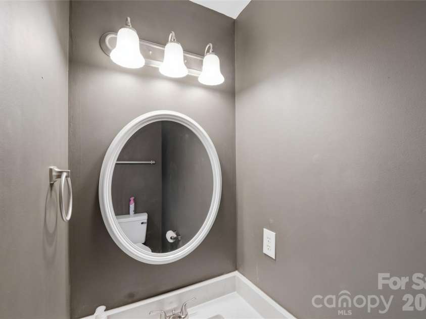 7709 Petrea Lane, Charlotte, NC 28227.  MLS# CAR4359420, YatesRealty ID 21907. 