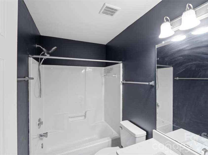 7709 Petrea Lane, Charlotte, NC 28227.  MLS# CAR4359420, YatesRealty ID 21907. 