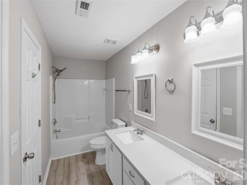 7709 Petrea Lane, Charlotte, NC 28227.  MLS# CAR4359420, YatesRealty ID 21907. 