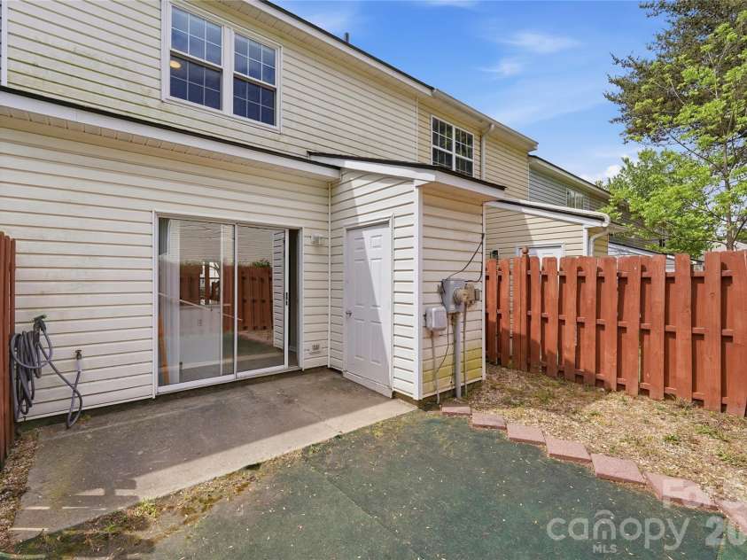 7709 Petrea Lane, Charlotte, NC 28227.  MLS# CAR4359420, YatesRealty ID 21907. 
