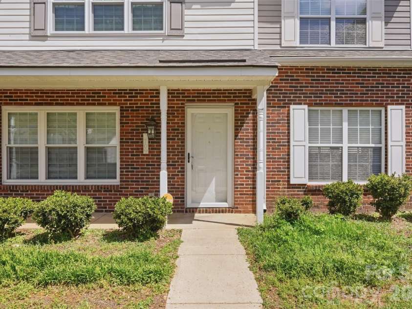 7709 Petrea Lane, Charlotte, NC 28227.  MLS# CAR4359420, YatesRealty ID 21907. 
