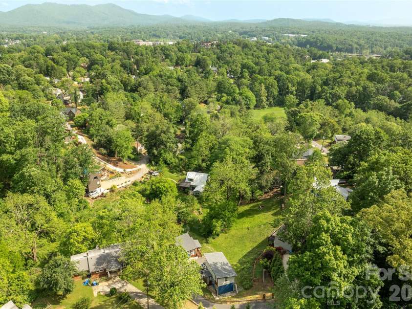 109 Thurland Avenue, Asheville, NC 28803.  MLS# CAR4261311, YatesRealty ID 21908. 