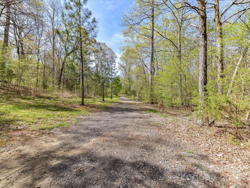 7507 Reedy Creek Road, Charlotte, NC 28215.  MLS# CAR4233019, YatesRealty ID 21908. Walking Trail Surrounding Property