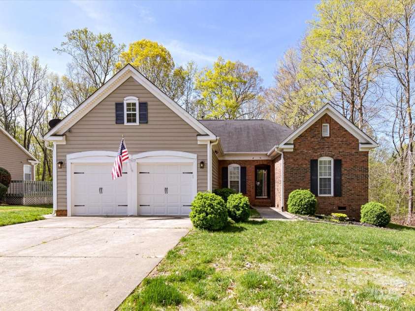 7507 Reedy Creek Road, Charlotte, NC 28215.  MLS# CAR4233019, YatesRealty ID 21908. Welcome Home!