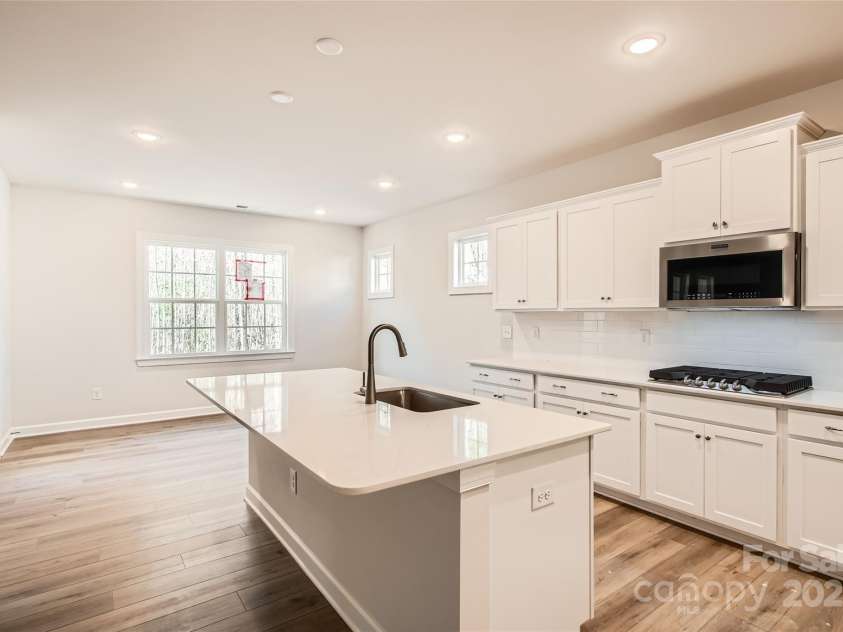 7005 New Town Road, Waxhaw, NC 28173.  MLS# CAR4242129, YatesRealty ID 21909. 