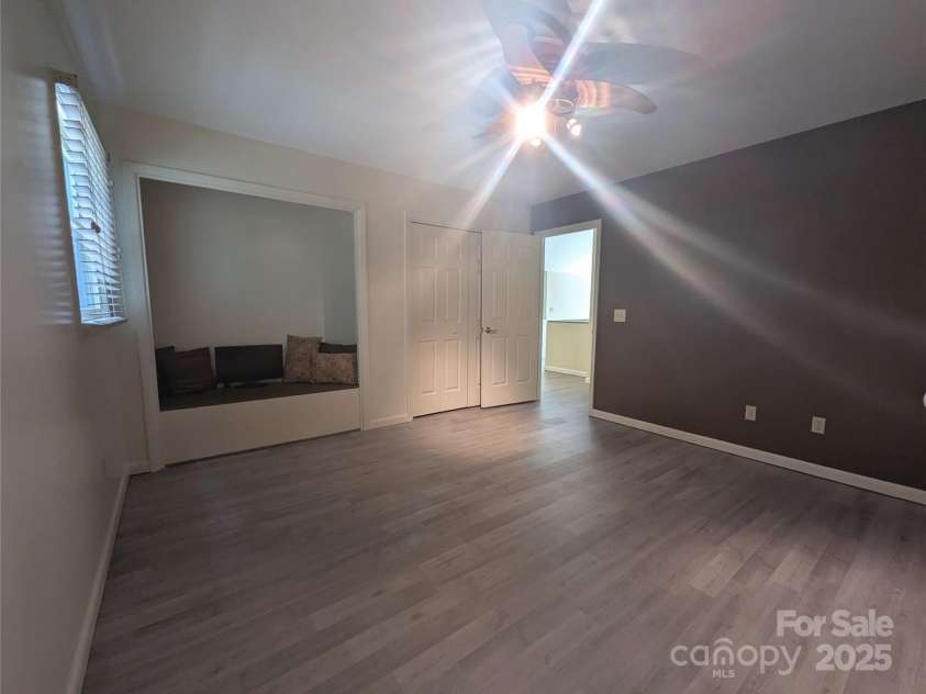 2 Pleasant Hill Drive, Franklin, NC 28734.  MLS# CAR4287467, YatesRealty ID 2191. 