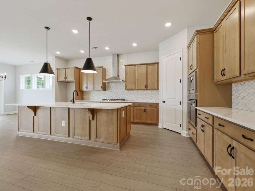 16024 Cloud Nine Court, Matthews, NC 28105.  MLS# CAR4349427, YatesRealty ID 21910. Kitchen