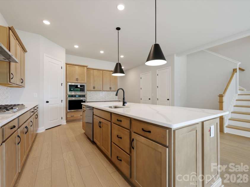 16024 Cloud Nine Court, Matthews, NC 28105.  MLS# CAR4349427, YatesRealty ID 21910. Kitchen