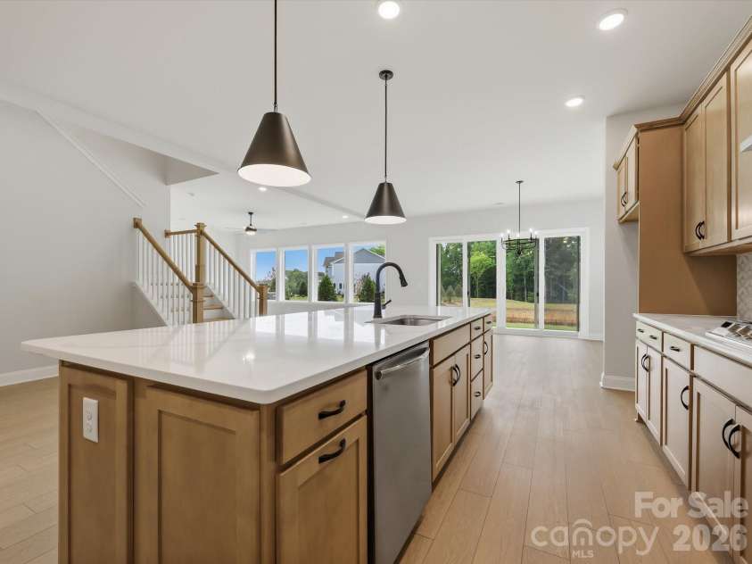 16024 Cloud Nine Court, Matthews, NC 28105.  MLS# CAR4349427, YatesRealty ID 21910. Kitchen