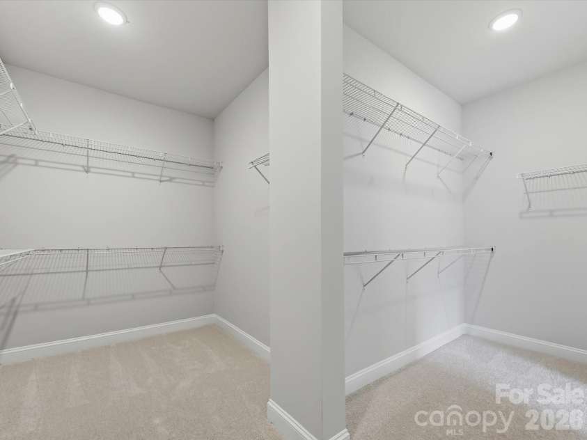 16024 Cloud Nine Court, Matthews, NC 28105.  MLS# CAR4349427, YatesRealty ID 21910. Primary Closet