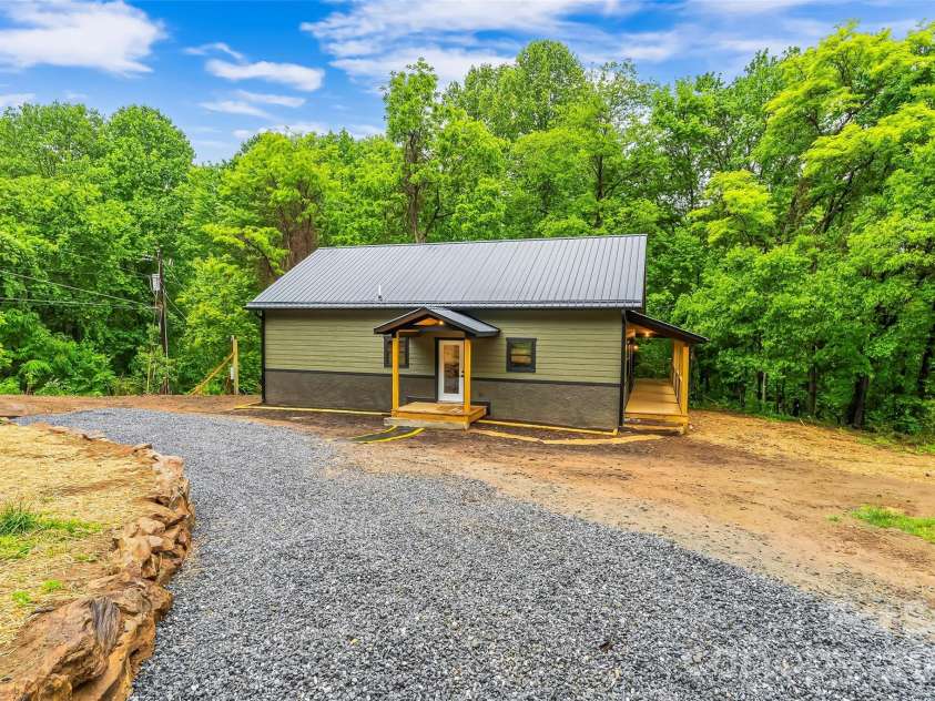 1737 Newfound Road, Leicester, NC 28748.  MLS# CAR4378816, YatesRealty ID 21912. 