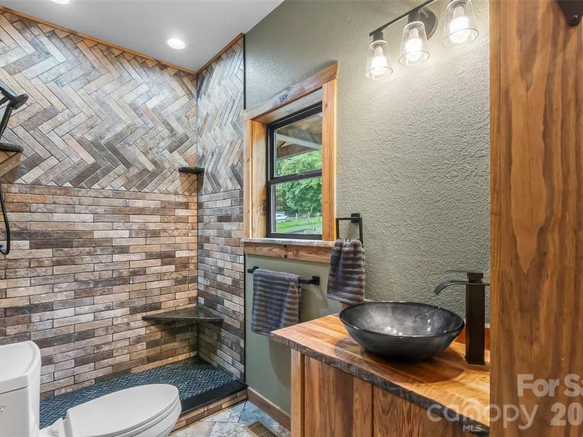 1737 Newfound Road, Leicester, NC 28748.  MLS# CAR4378816, YatesRealty ID 21912. 