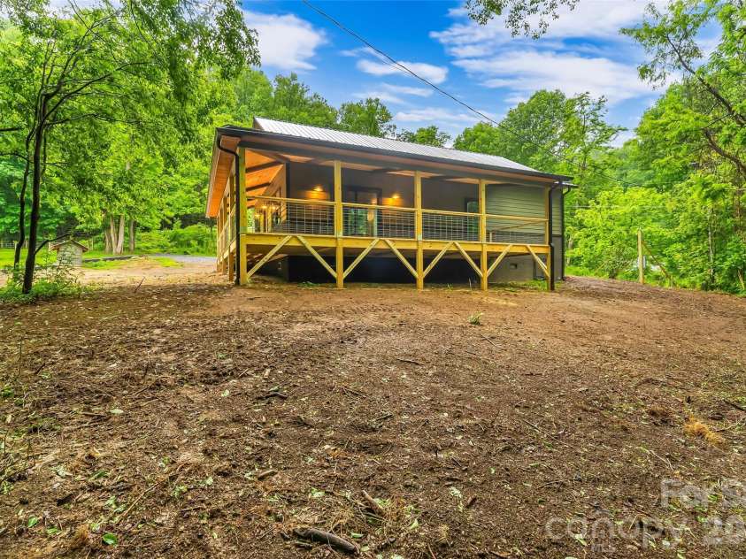 1737 Newfound Road, Leicester, NC 28748.  MLS# CAR4378816, YatesRealty ID 21912. 