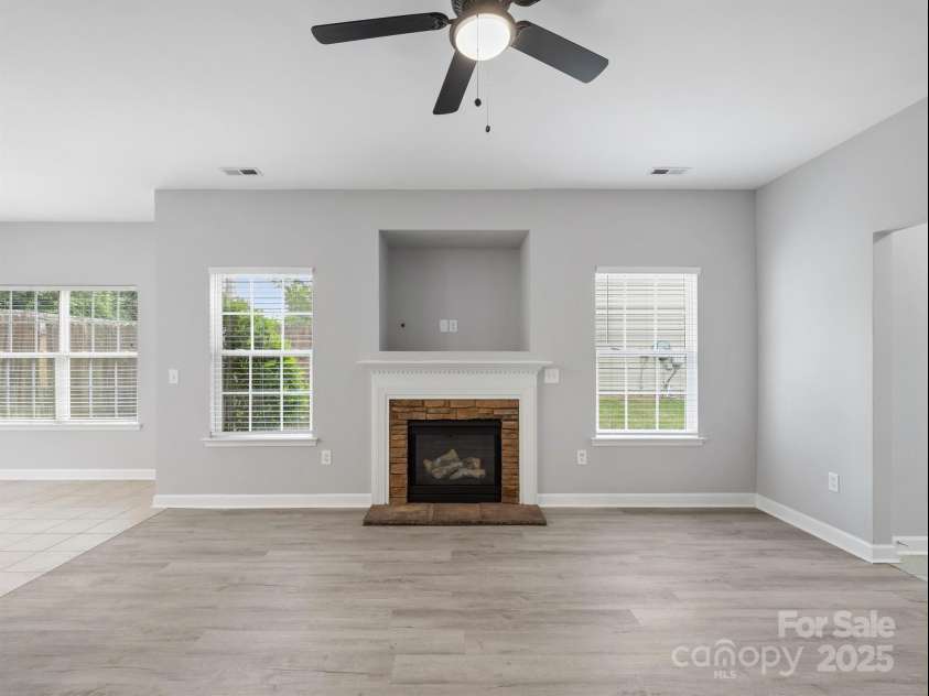 908 Sundance Drive, Gastonia, NC 28054.  MLS# CAR4254776, YatesRealty ID 21912. 