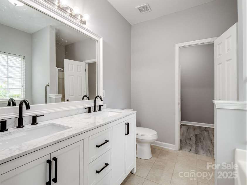 908 Sundance Drive, Gastonia, NC 28054.  MLS# CAR4254776, YatesRealty ID 21912. 