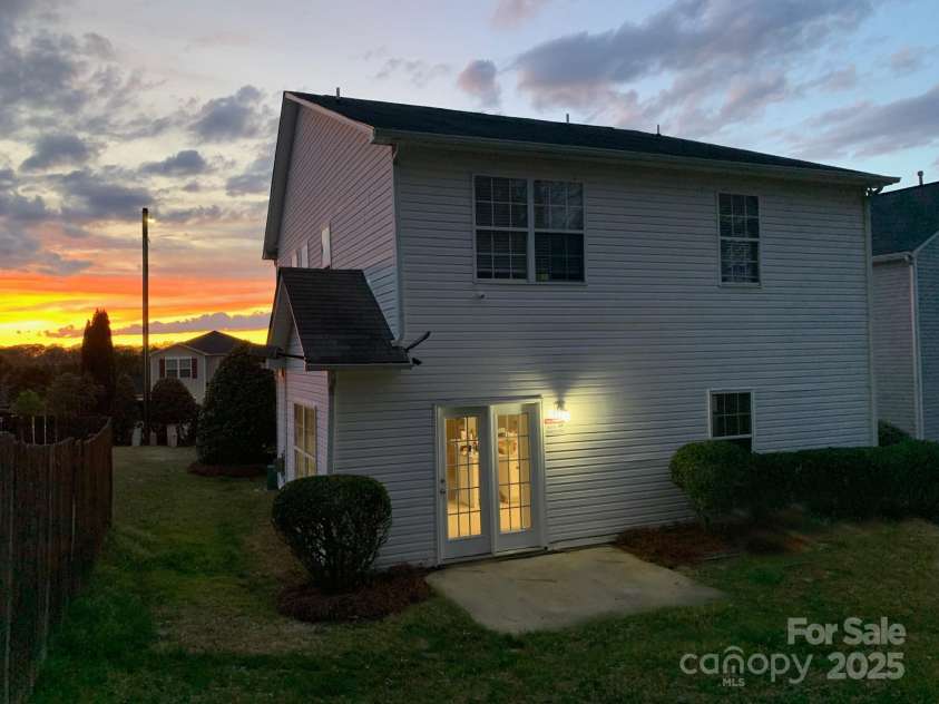 908 Sundance Drive, Gastonia, NC 28054.  MLS# CAR4254776, YatesRealty ID 21912. 