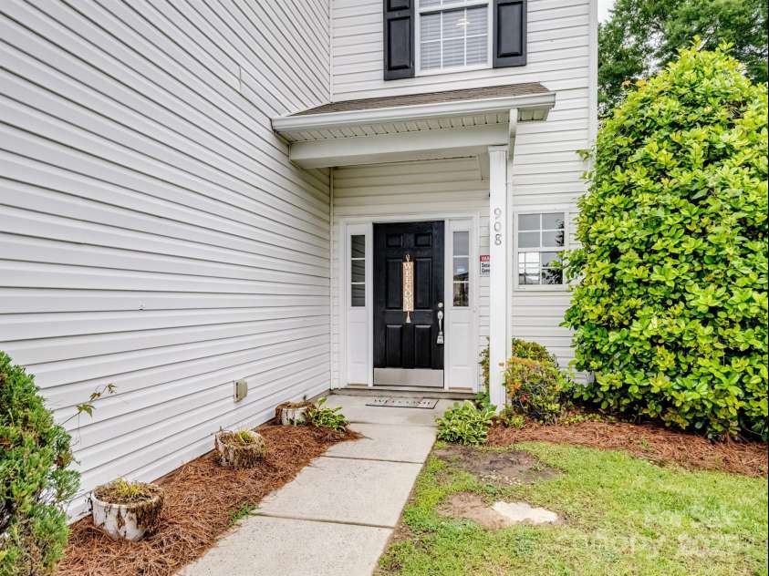 908 Sundance Drive, Gastonia, NC 28054.  MLS# CAR4254776, YatesRealty ID 21912. 