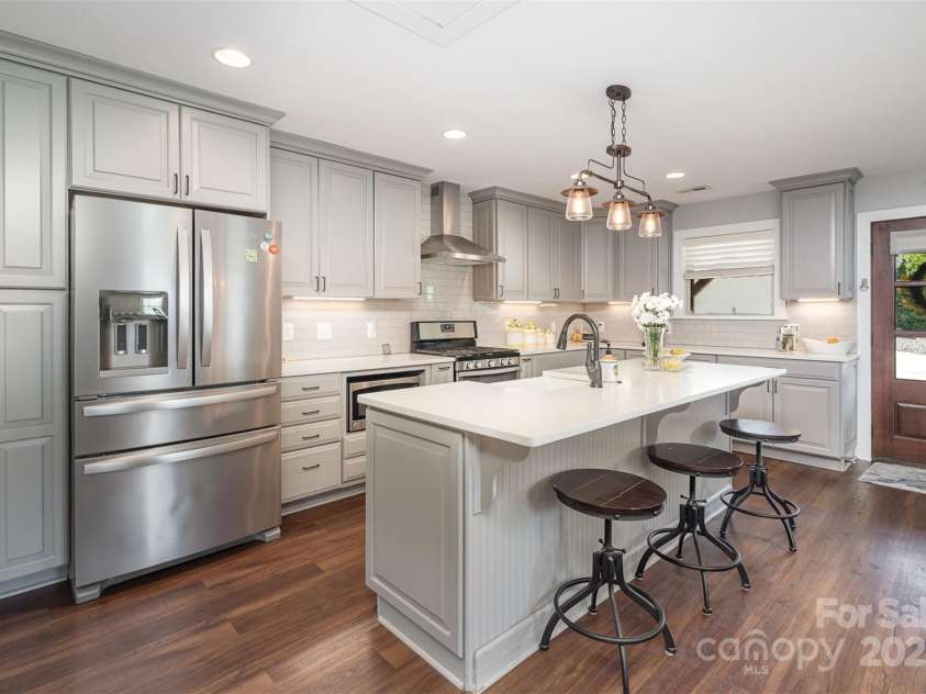 5701 Cedar Hill Drive, Monroe, NC 28110.  MLS# CAR4271384, YatesRealty ID 21913. Farmhouse kitchen